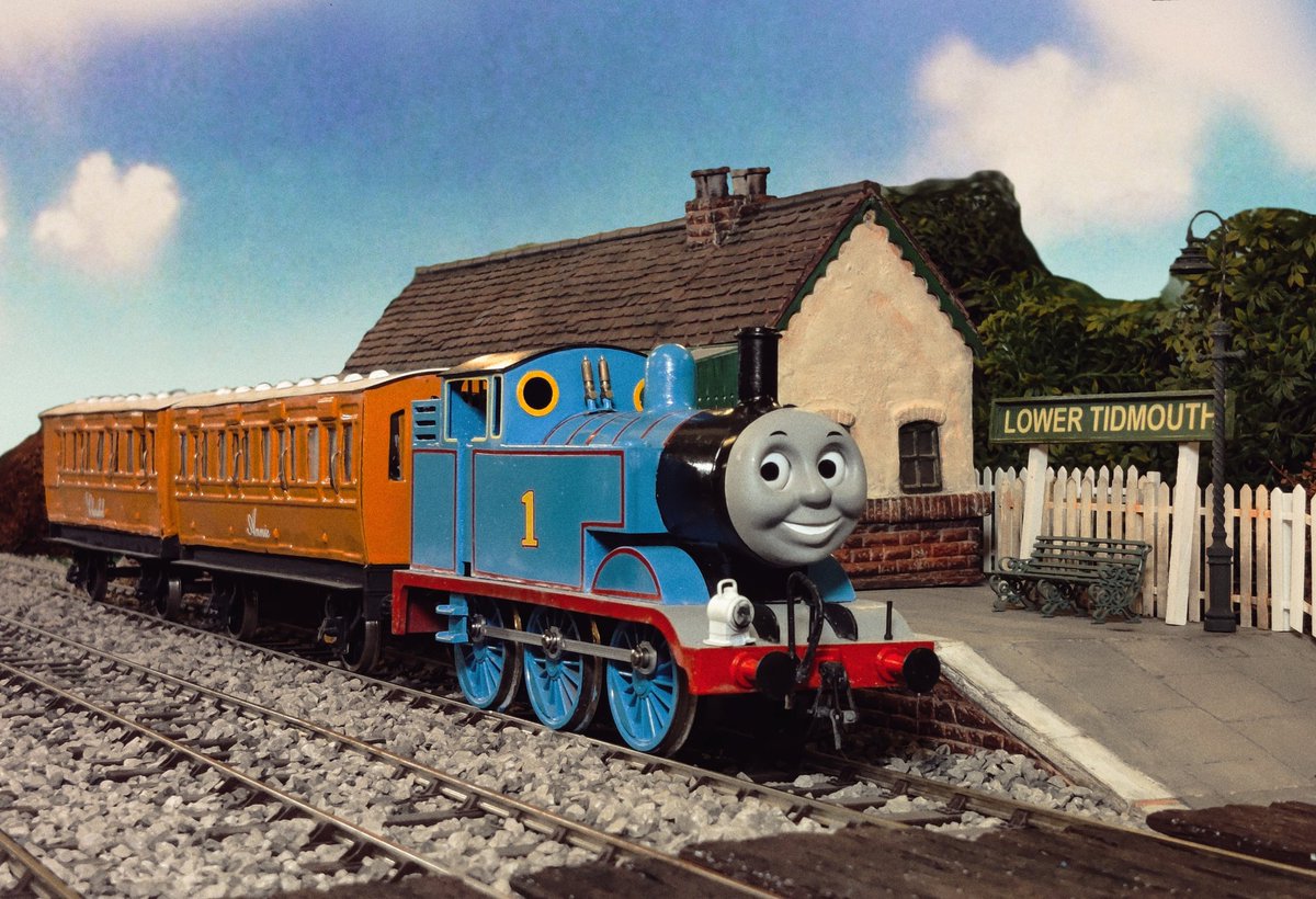 Alexsreplicas's tweet image. Early in the morning, down at the station...