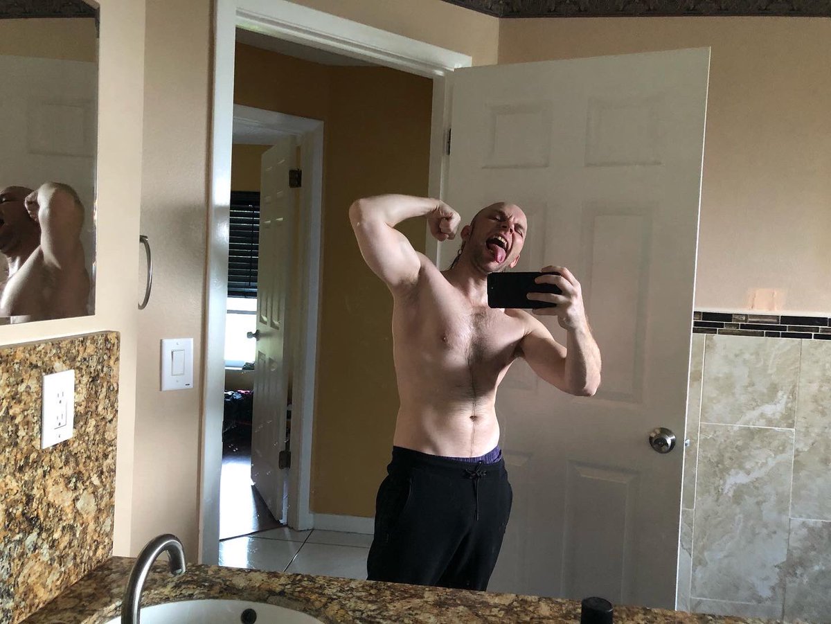 BryanPHughes's tweet photo. Life can mess you up, but you can find ways to fight back. Might be hard to sell a book or get transportation right now, but I’m not slowing down on personal improvement. 🦾

 #fightback #getfit #health #exercise #noquit #injuries #depression #anxiety #workthroughit https://t.co/wP7SHGnNZb