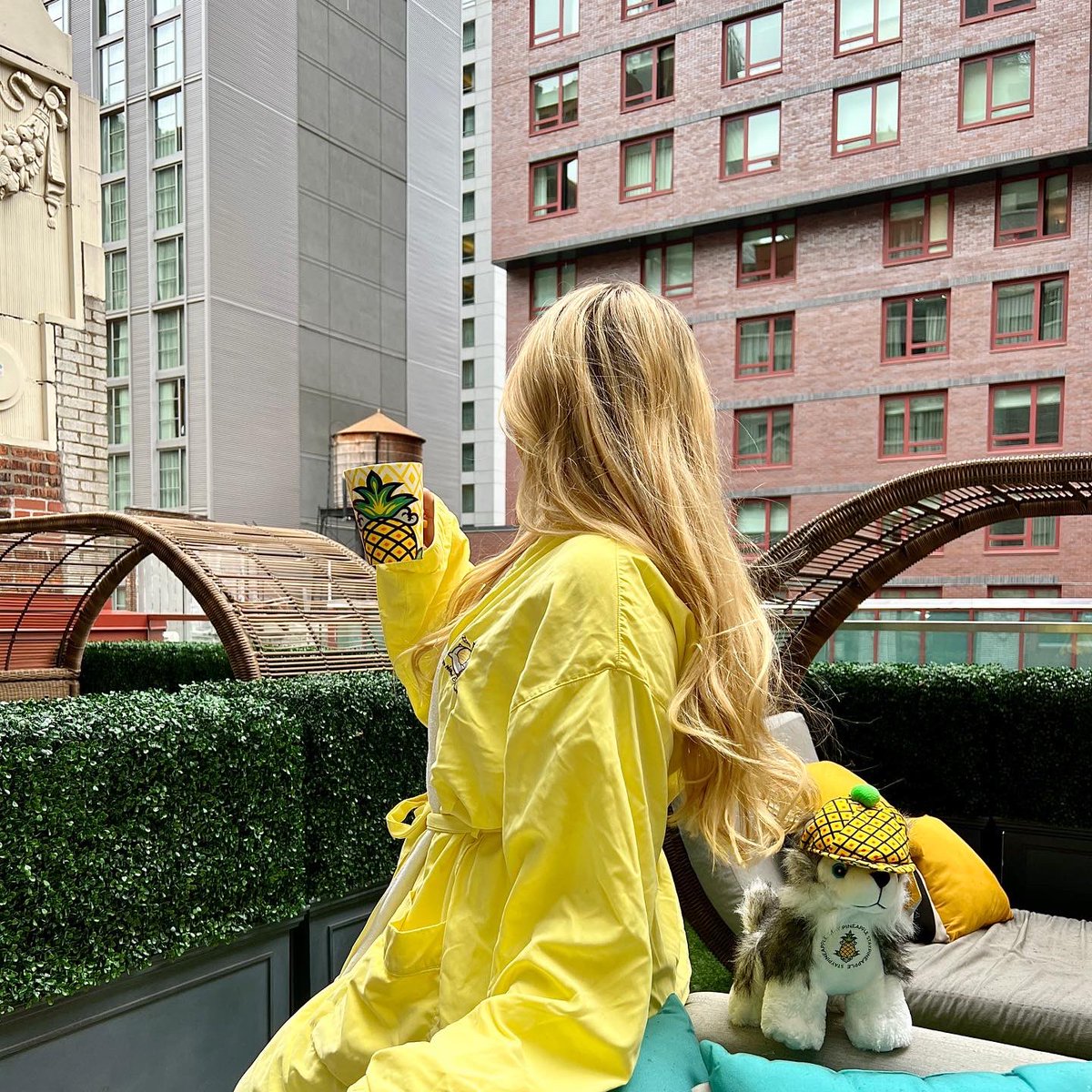 Staypineapple's tweet image. Unique New York. Try saying that 5 times fast. Or just experience it here with us at Staypineapple! 🍍💛🗽

Book your fall travel to NYC or any of our 10 locations now! (Link in bio). 

#Staypineapple #uniquetravel #nychotel