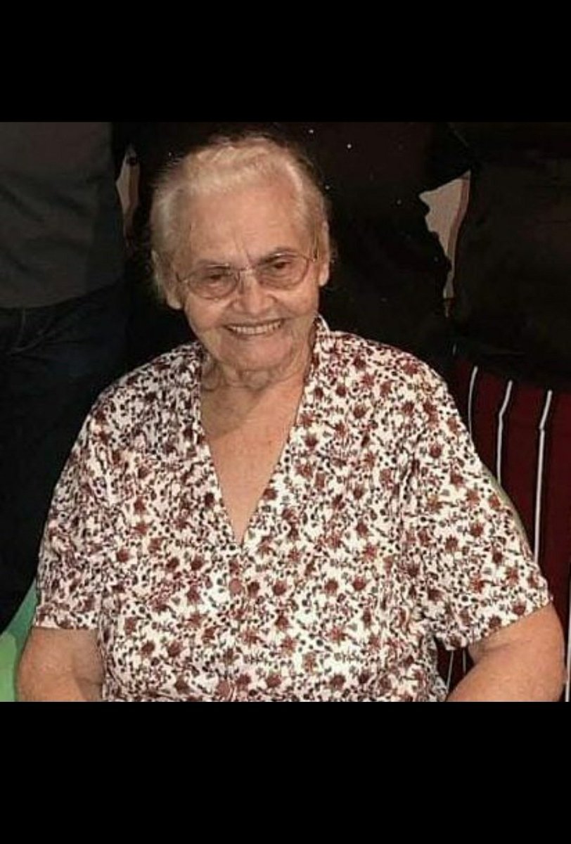 Rita de Souza Pereira, 88 anos, minha mãe foi aos braços de Deus.
Lutadora de Hidrolândia CE - Rita Peres ou Rita Laureano como era chamada, ensinou os caminhos da fé! 
Descendente de judeu sefarditas abraçou a fé cristã, sem deixar os costumes dos antepassados, mesmo sem saber.