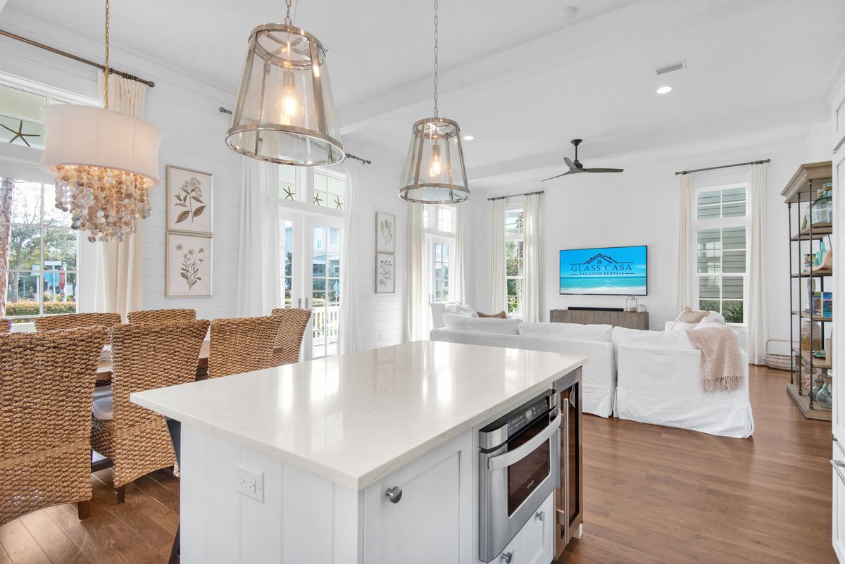 This well-appointed Watercolor home sets the vibe for you to "Free Your Mind."

Free Your Mind in Watercolor
3 Bed | 3.5 Bath | Sleeps 12
Book Now > bit.ly/3snXF62