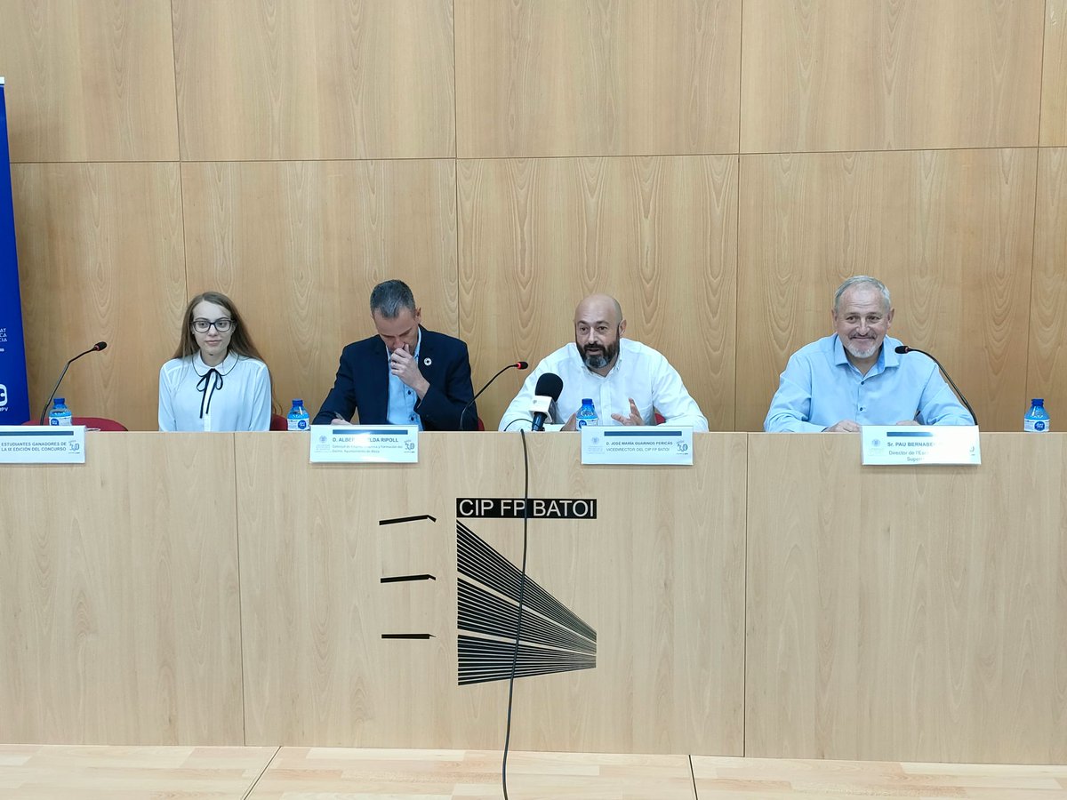 CIP_FP_Batoi's tweet photo. X EDICIÓ CONCURS IDEA-T 
El passat dimarts 8 de novembre, va tindre lloc al Saló d’actes del CIP FP Batoi la presentació de la desena edició del concurs IDEA-T.

https://t.co/2Szs6dIHg4

#formacioprofessional #batoifpinnova https://t.co/WBLucqhpyQ