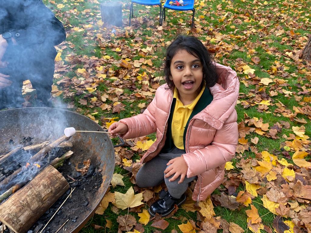 firsprimarysale's tweet image. What better way to start our wellbeing week than #Y1Apple on the field making dreamcatchers and toasting marshmallows. 🔥 A big thank you to Miss Thomson and Mr Dakin for organising all the treats! #Wellbeing #outdoors