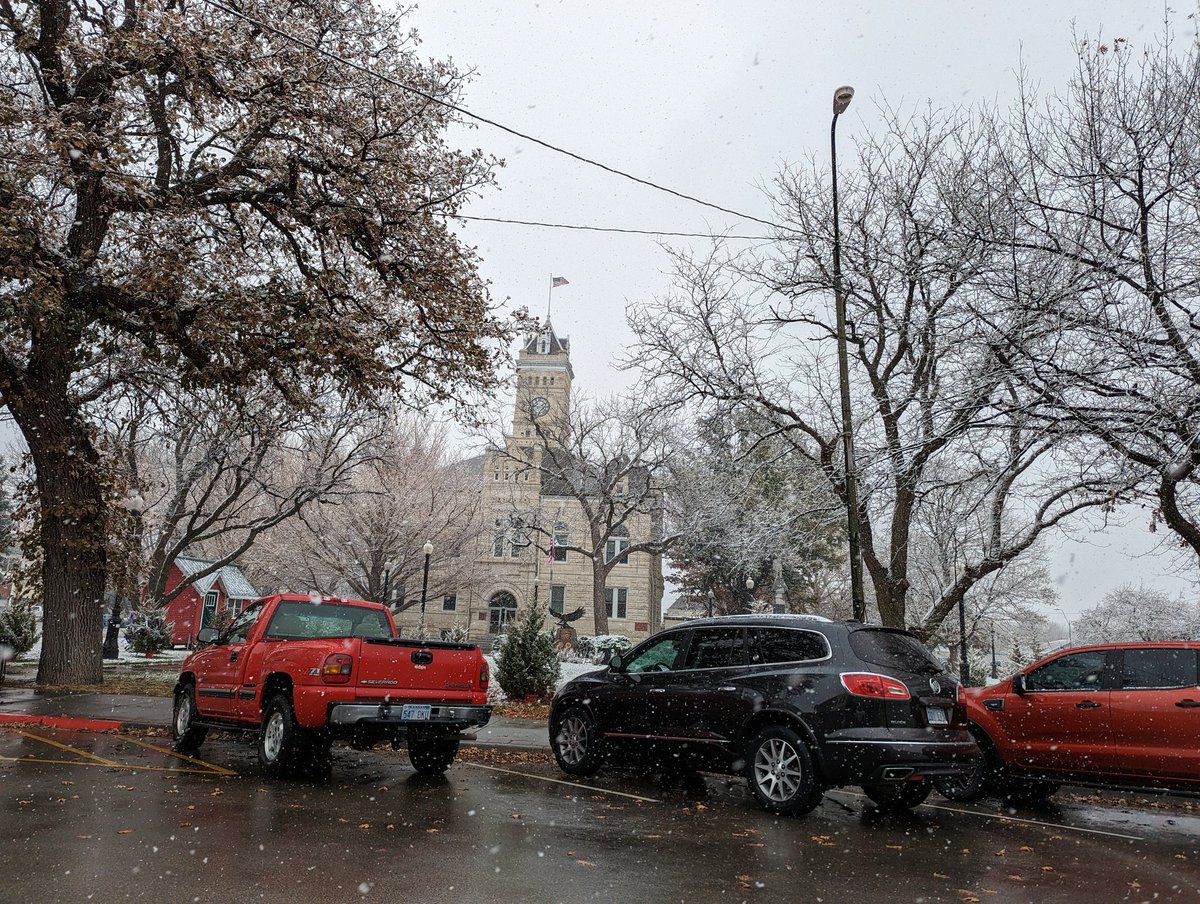 SarahLaRosh's tweet photo. Clay Center is so beautiful in the fresh snow! Snow reminds me of entrepreneurship - gives a sense of hopefulness & peace, changes the way things look and can be challenging if it happens too fast ❄️
#kseship @networkkansas @ecomm_ks #snow #Entrepreneurship #countycourthouse https://t.co/GJH0bl25E1