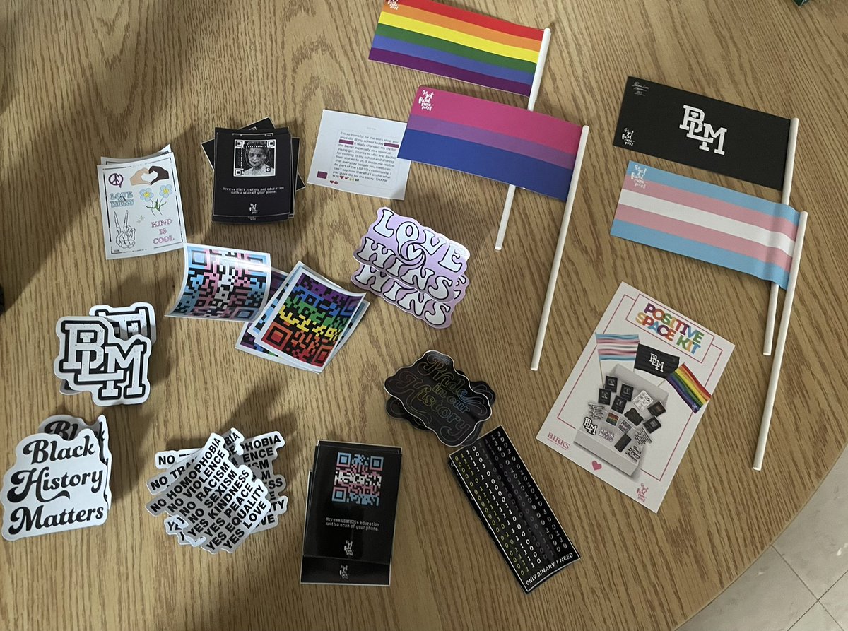 valeen09's tweet photo. Excited to receive our free positive space kit for the AIM Room. #getrealmovement @HWDSB_WeHelp https://t.co/YfUZ0si5uT
