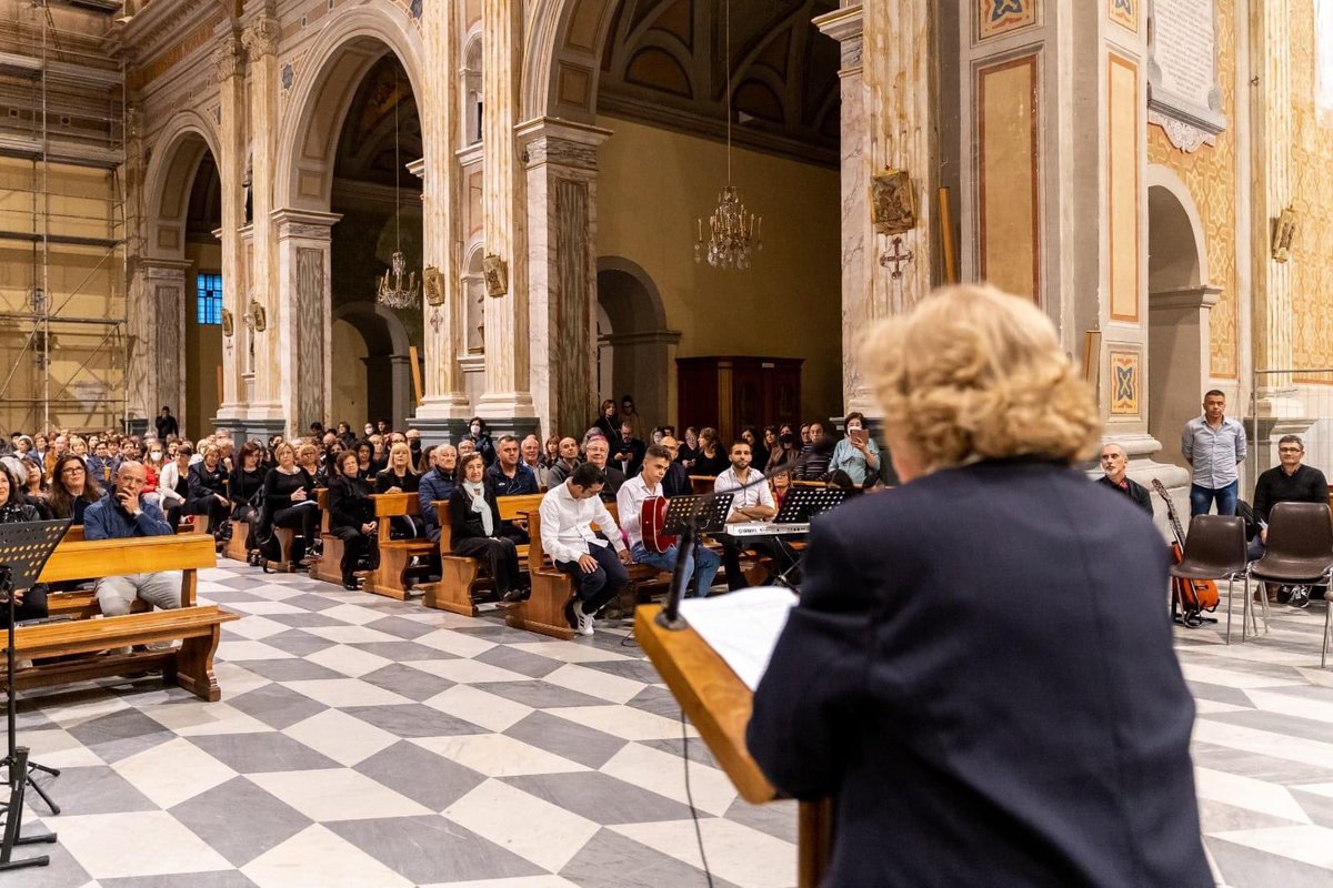 Un caloroso ringraziamento a tutti coloro che hanno reso possibile questo, in particolare alle diverse #comunità #parrocchiali della nostra @diocesioristano che hanno scelto di unirsi per creare una grande 'armonia di comunità'!🎶💞
#comunitaunita 

Ph. Massimo Serra