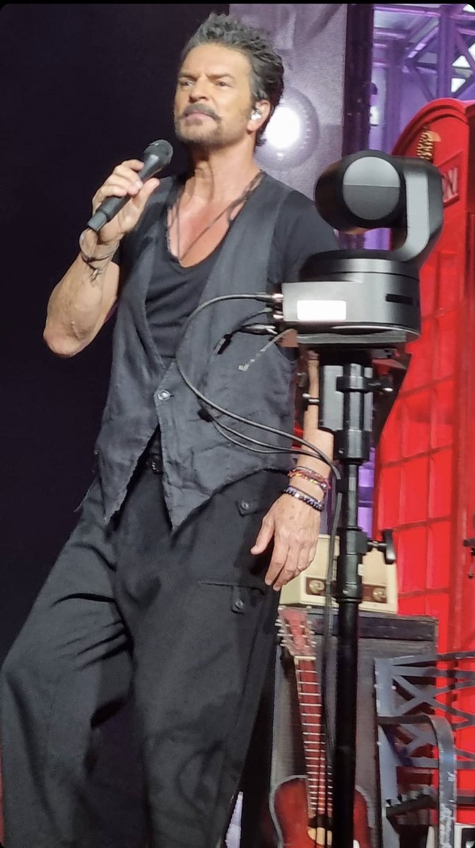 #EspartanasArjonianas atentas que <a href="/ertrivi69/">Manuel Triviño</a> ha dicho que hoy hay sorpresa de <a href="/Ricardo_Arjona/">Ricardo Arjona ®</a> en  #TriviCompany <a href="/ArjonaSpain/">ArjonaEspañaOficial</a>