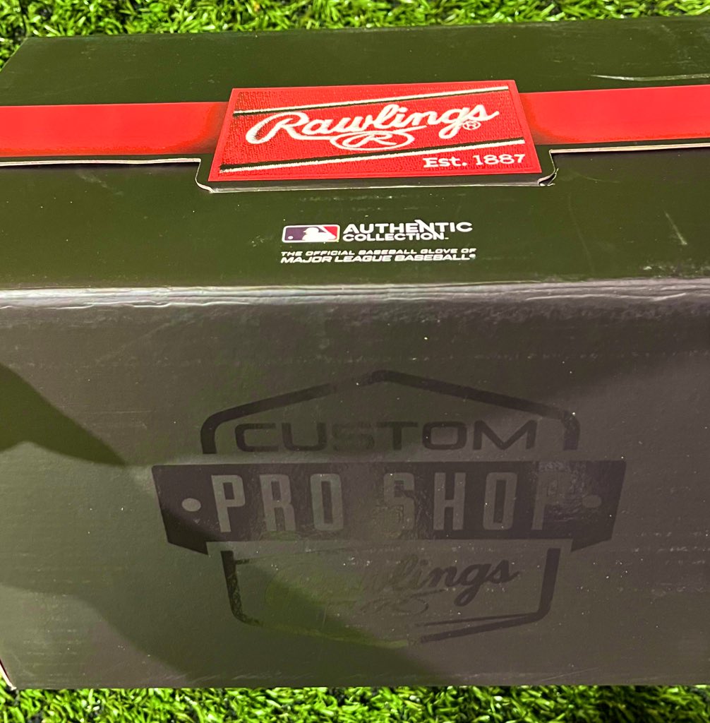 New leather comin’ in courtesy of <a href="/RawlingsSports/">Rawlings Baseball</a> 

The Finest In The Field!