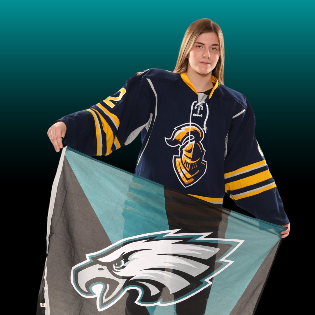 NeumannUniv's tweet image. Monday Night Football x NUWIH😎

@NeumannWIH 

(Hopefully our VP of Enrollment Management &amp;amp; Marketing approves this tweet @FranReed14)