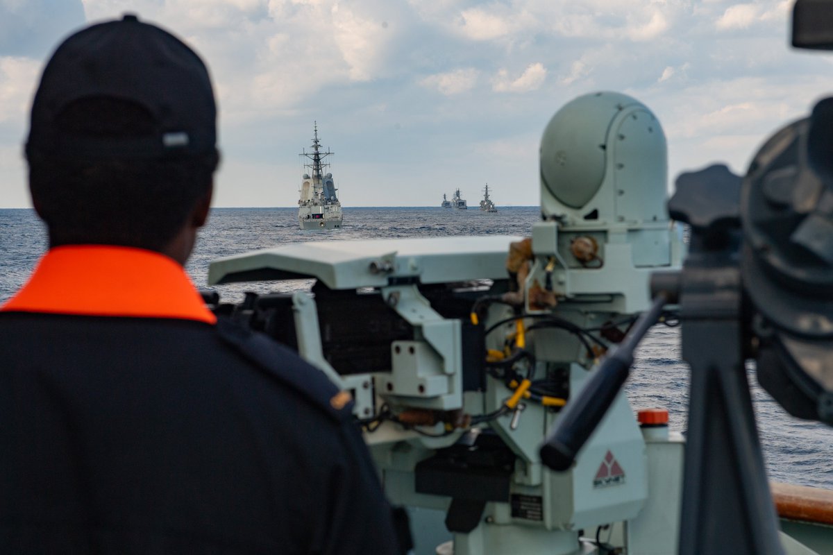 Royal Canadian Navy tweet media