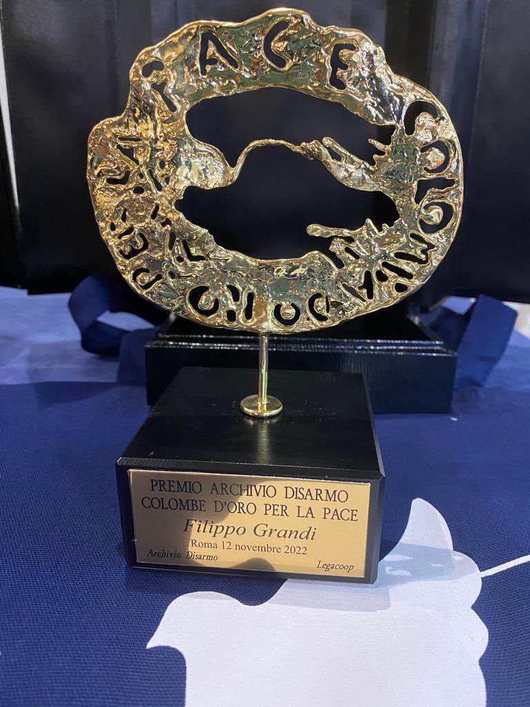FilippoGrandi's tweet photo. Un grande onore condividere il Premio Colombe d’Oro per la pace di @ArchivioDisarmo con Marco Tarquinio di @Avvenire_Nei, @_Nico_Piro_ e Lucia Sgueglia @maiortom — e un onore ancor più grande riaffermare con loro che non dobbiamo mai abbassare la guardia nella ricerca della pace. https://t.co/2LPmAmNuyw