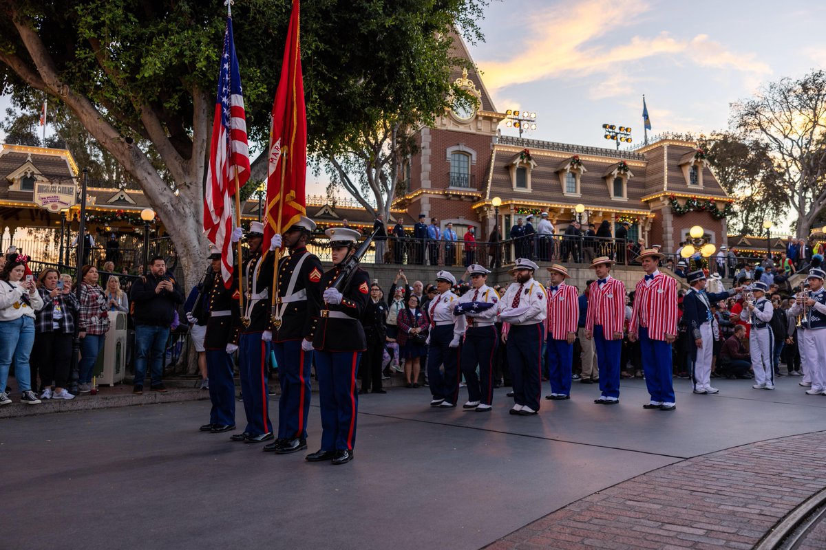 MCIWPendletonCA's tweet photo. Veterans Day Ceremony 🇺🇸
 
📍 Disneyland (Nov. 11, 2022)
 
U.S. Marines with Headquarters and Support (H&amp;S) Bn., MCI-West, lead Disney's flag retreat ceremony to honor veterans and show appreciation for the sacrifices they all have made.
 
(@USMC 📸 by Cpl. Alison Dostie) https://t.co/0oSeRN7lrH