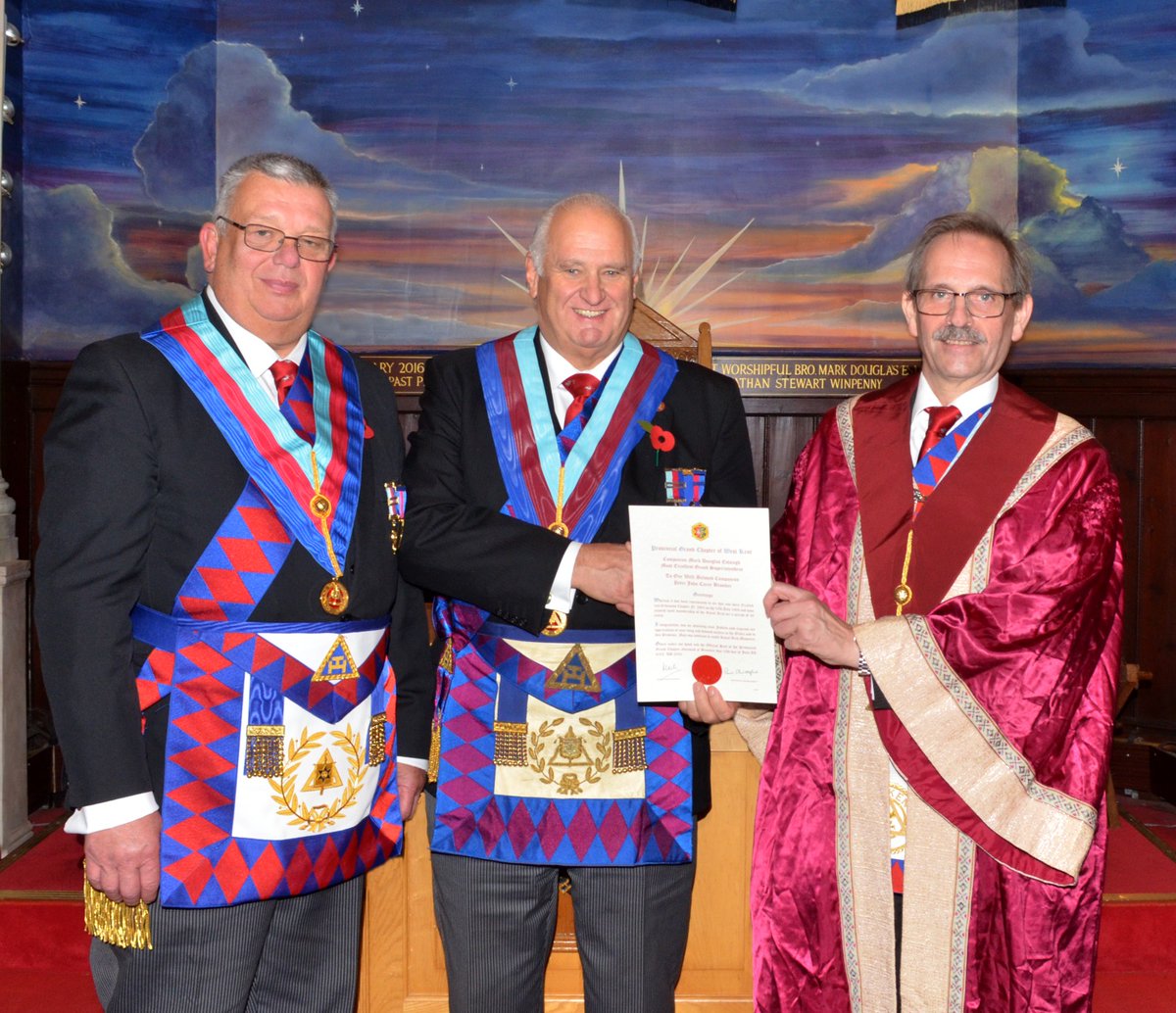 A somewhat challenging Installation Meeting of Erdemont Chapter as some were drawn away to other duties while many fell sick with the various ailments passing around at the moment.
Delighted to be First Principal and to present a Worthy Companion with his 30 Year Citation.
