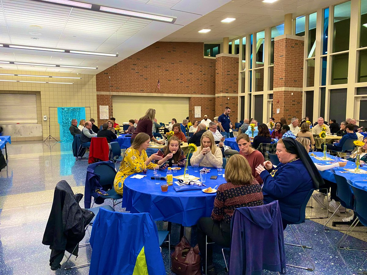 bishopmcdfh's tweet photo. That’s a wrap on the 2022 McD Field Hockey Season! Great banquet last night to celebrate such a historic year for our program, way to go ladies! https://t.co/WI3t57XQfc