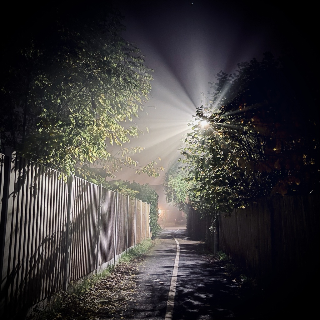 Hais's tweet photo. Can’t tell if it’s foggy or neighbours really love vaping https://t.co/jIKgTxYdN8