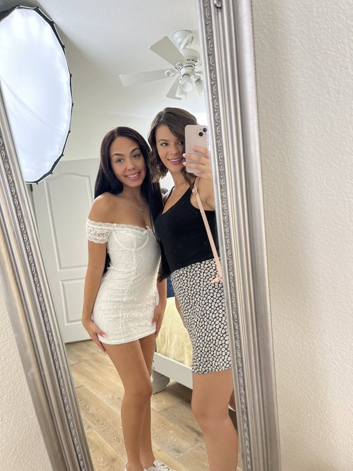 Girlfriends Films on Twitter: "Having a playful Monday 🗓👯‍♀️💕 Lesbian