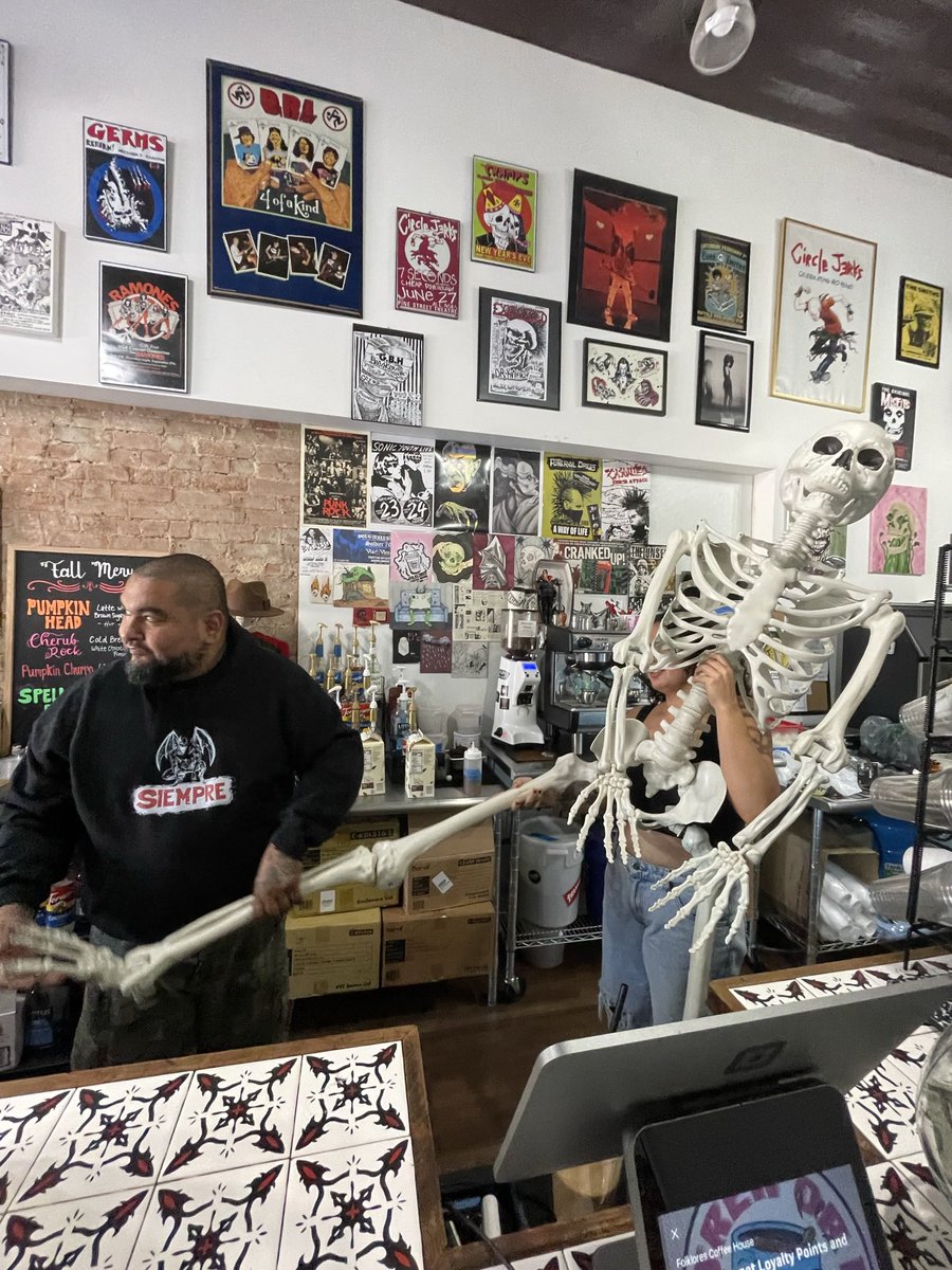 joesmokes79's tweet photo. Oh ok buddy you’ve had enough. @CircleJerksBand @DRI_Band @themisfits @PunkRockBowling @PunkRockStory #sanantoniocoffee #sanantoniocoffeeshop #sanantoniocoffeehouse #punkcoffeeshop #punkcoffeehouse #coffeeshop #coffeehouse #texascoffee #lattelover https://t.co/zpNqOMNqeX