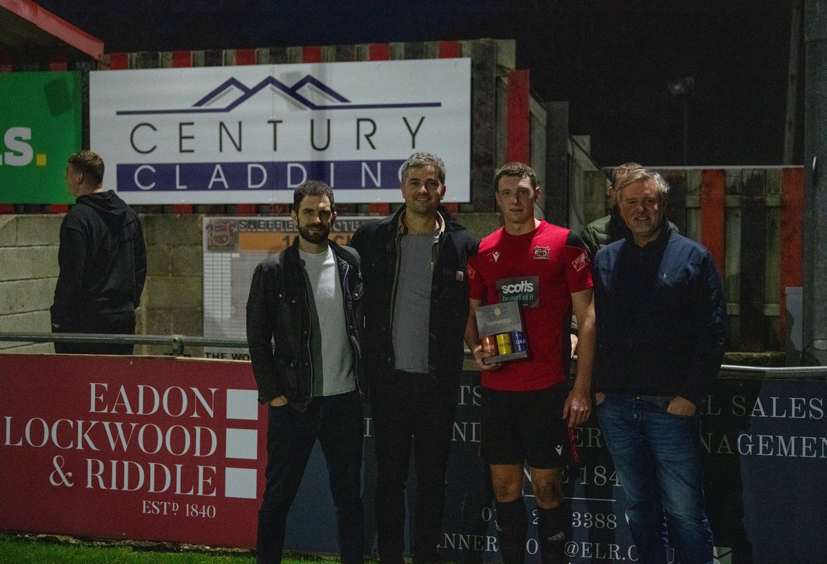 Thank you to our match sponsor on Saturday, Eadon Lockwood &amp; Riddle, for presenting Player of the Match to Reece Fielding 👏

#TheWorldsFirst #UpTheClub