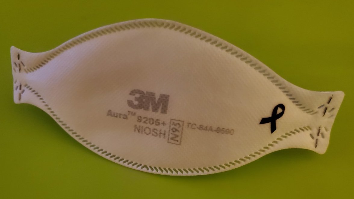 Cloth masks could be customized to look amazing. BUT they offered weak protection (poor filtration, many gaps).

What if you could safely customize an N95 or #BetterMask with a small logo, decal, or other decoration?

THREAD 🧵

1/