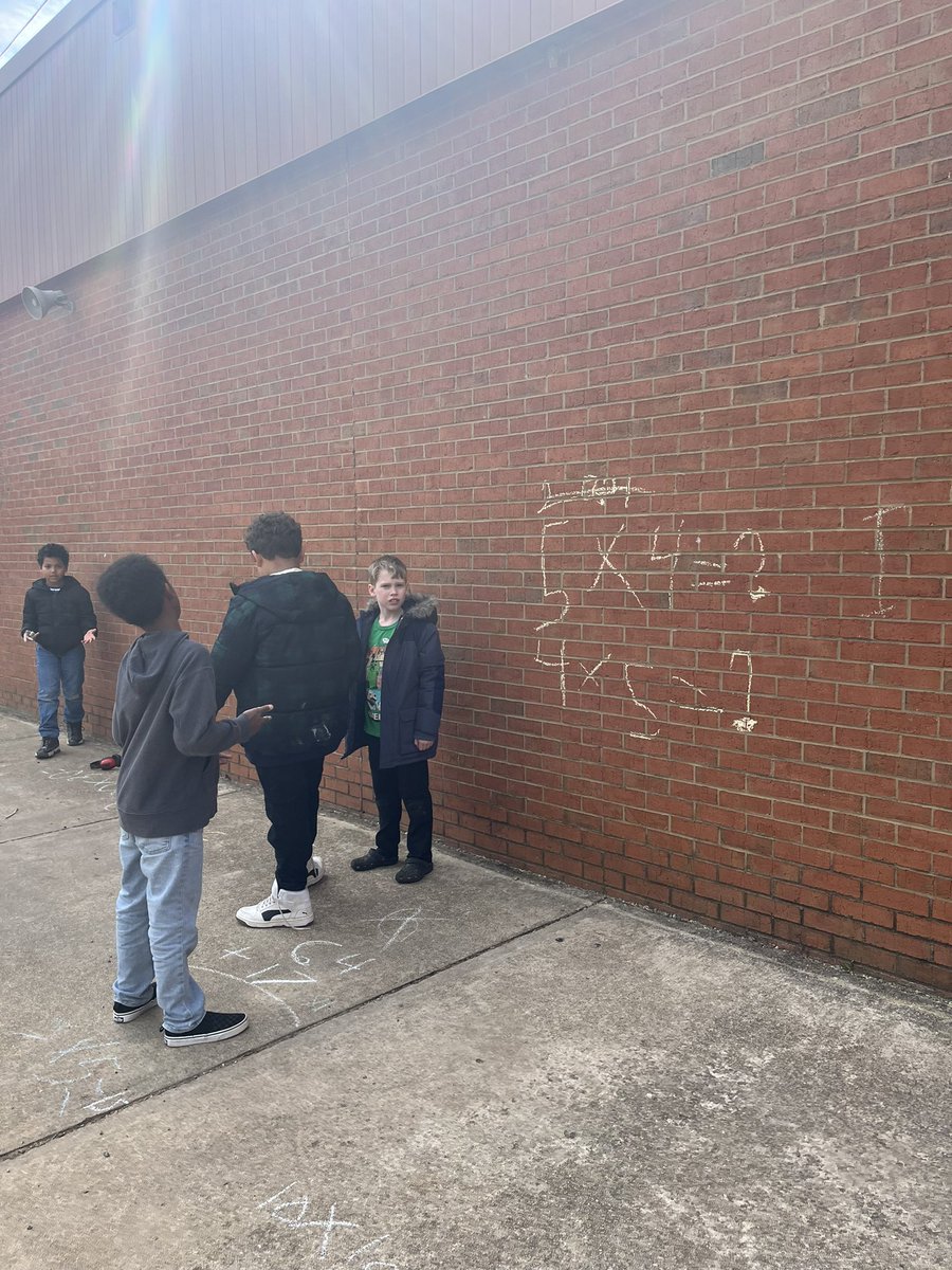 SWalter_Teach's tweet photo. Loved putting our classes together and hearing them talk math! 🥰🧠 #PSEIsThePlaceToBe https://t.co/OnHB6uegUf