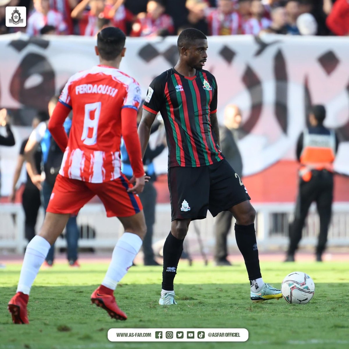 Asfartweets's tweet photo. Fantastic win At Saniat Rmel 🏟🇦🇹!
#MATASFAR 📸
#AsfarTweets ❤️🖤💚 https://t.co/tLWZ2khCRh