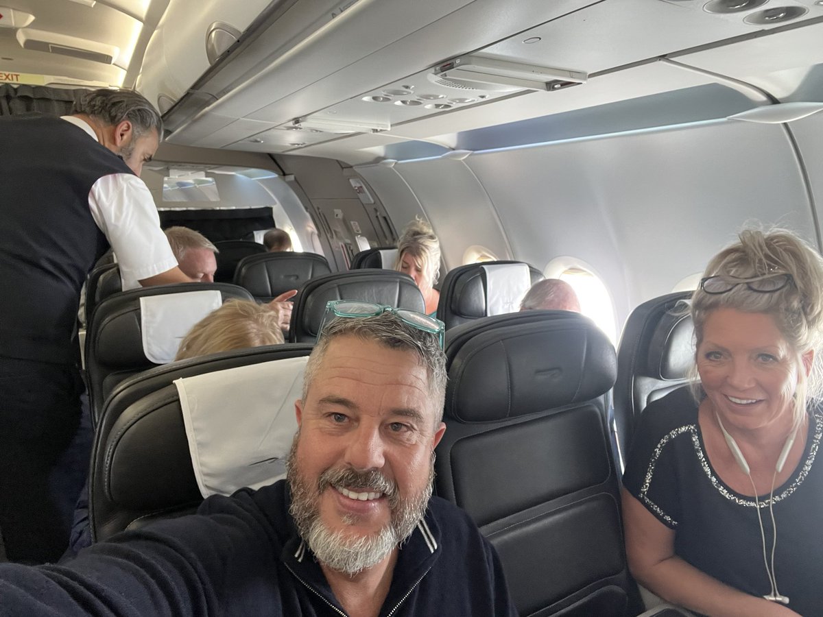 glennardo's tweet photo. @British_Airways Have done it ,, he was brilliant, things could of be very different tonight, my friend is ok now 👍👍👍 https://t.co/2gJpcHfRY7