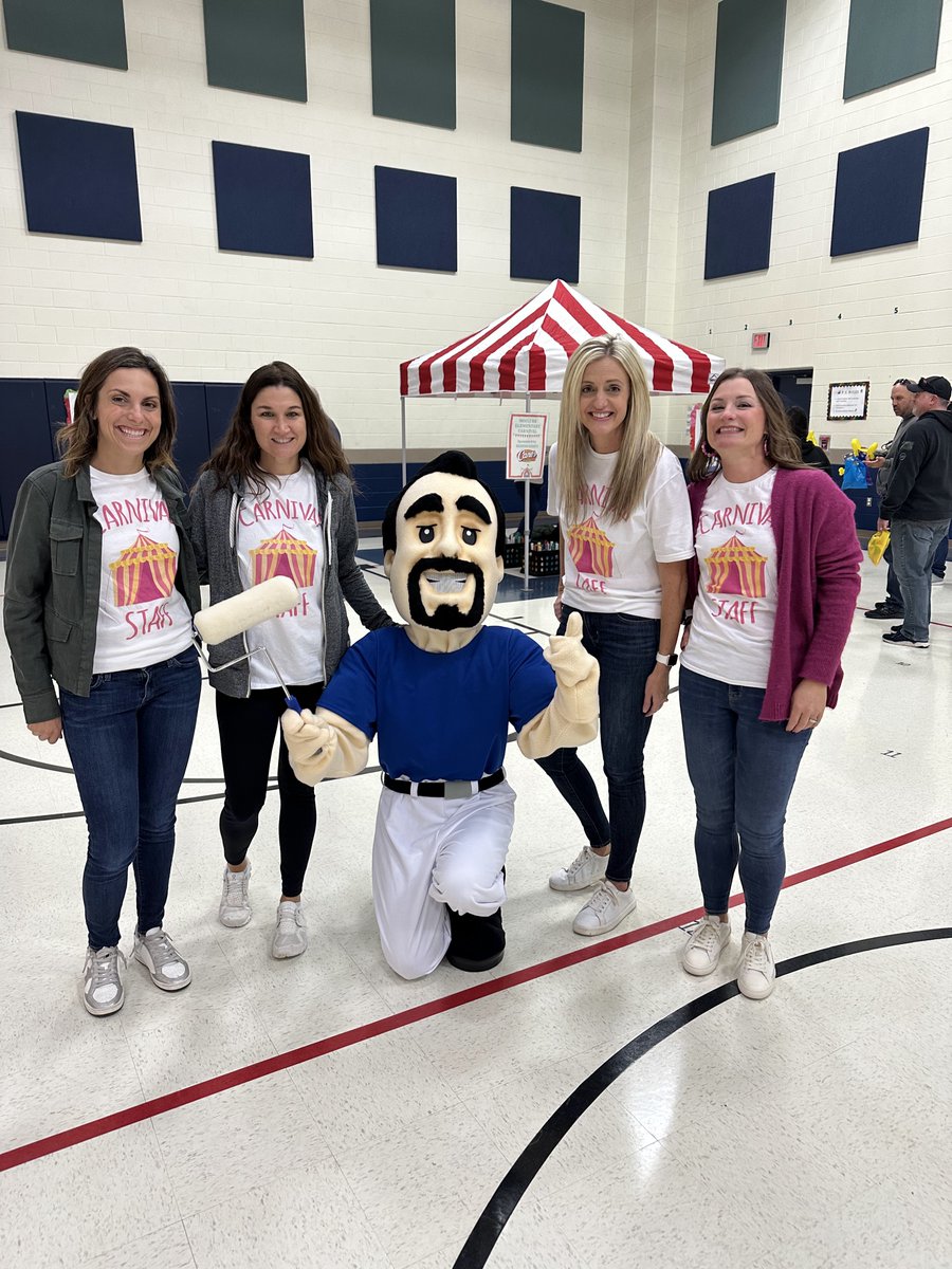 phi_dfw's tweet image. Rollerman visits the McClure Elementary Fall Festival!

#mcclureelementary #mckinney #dfwcontractor #phillipsrollerman #rollerman