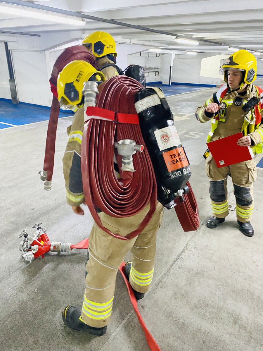Rushmoor02's tweet photo. Green Watch &amp; On call High Rise drill tonight at a multi-storey car park in Aldershot. Great learning for our teams of certain tactics/procedures that would be used at an incident like this. https://t.co/wgTPR4WlM8