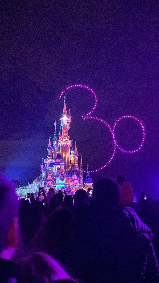 Merci de me faire rêver à chaque fois que je viens <a href="/DisneylandParis/">Disneyland Paris</a> 🥺❤️