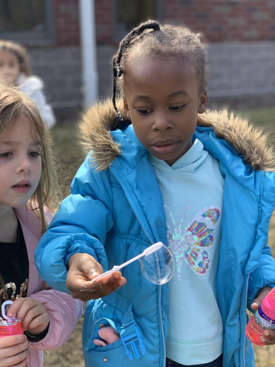 JMoes_Class's tweet image. They worked hard and earned their 10th compliment last Friday. The vote was in… a bubble party! So proud of them for setting a goal and working towards it. On to the next 10! @ClarkCreekSTEM @lauracasey3