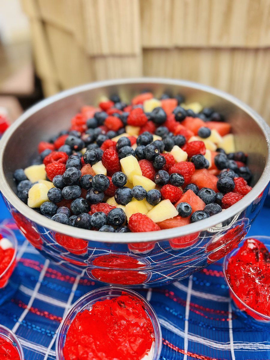 Lakes of Monclova had a great time at Happy Hour celebrating Veterans Day with some fun festive treats!