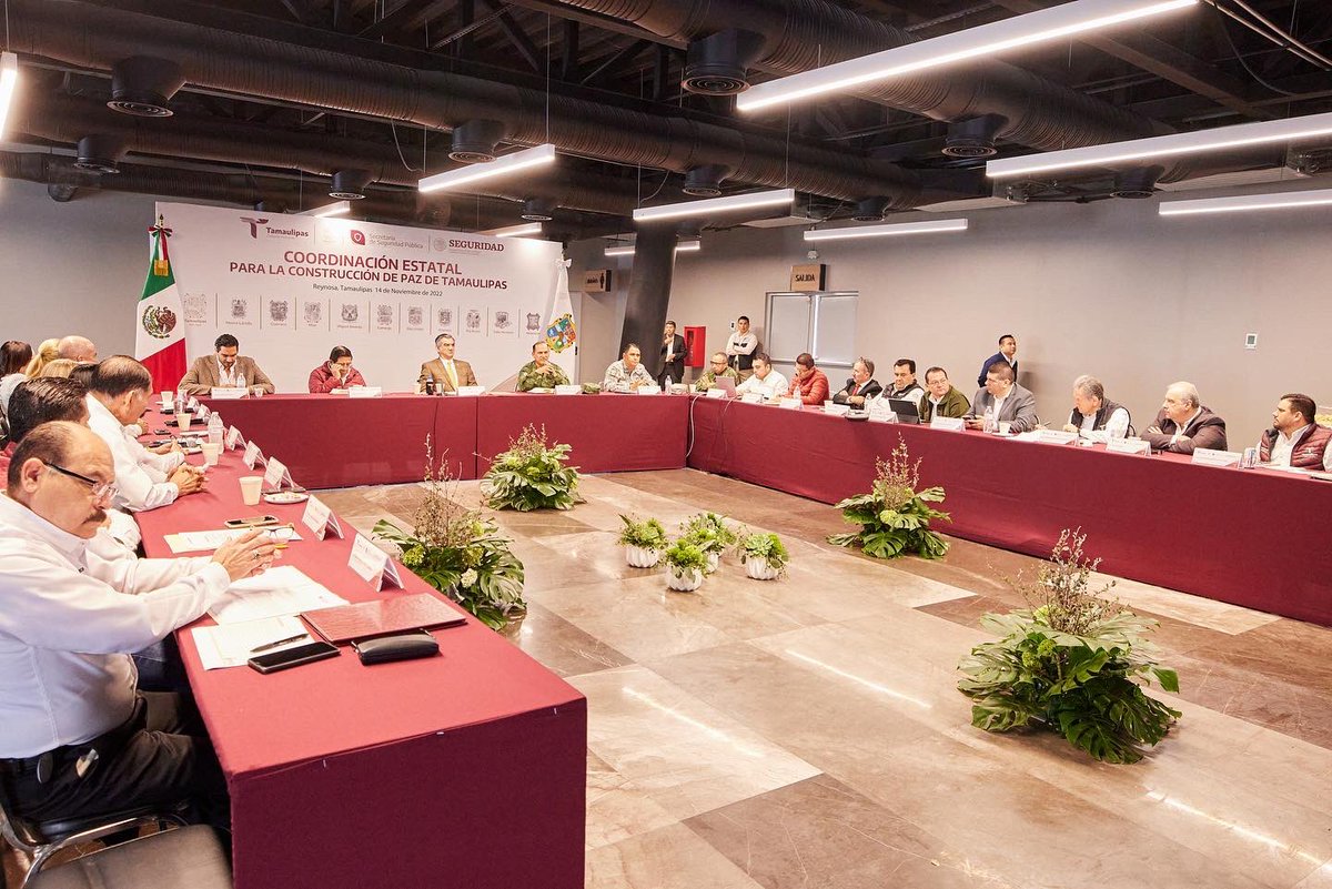 En #Reynosa, celebramos la Coordinación Estatal para la Construcción de Paz de Tamaulipas, con la participación de 10 alcaldesas y alcaldes de la frontera, quienes mostraron total disposición de sumarse a las tareas del Estado y La Federación para recuperar la #Seguridad.