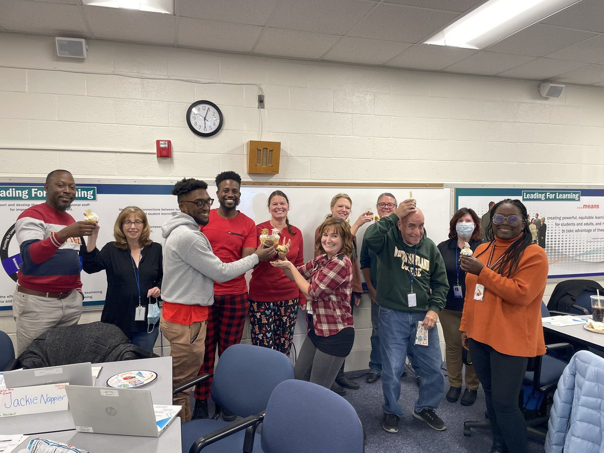 Our Teaching 101 PLC wrapped up this evening. Thank you to the hard work of the participants taking time after school to grow &amp; reflect on their first year of teaching!! #cupcakecheers #teachersarelearnerstoo <a href="/AACPSRightStart/">AACPSRightStart</a> <a href="/cgoggin21/">Clare Goggin</a>