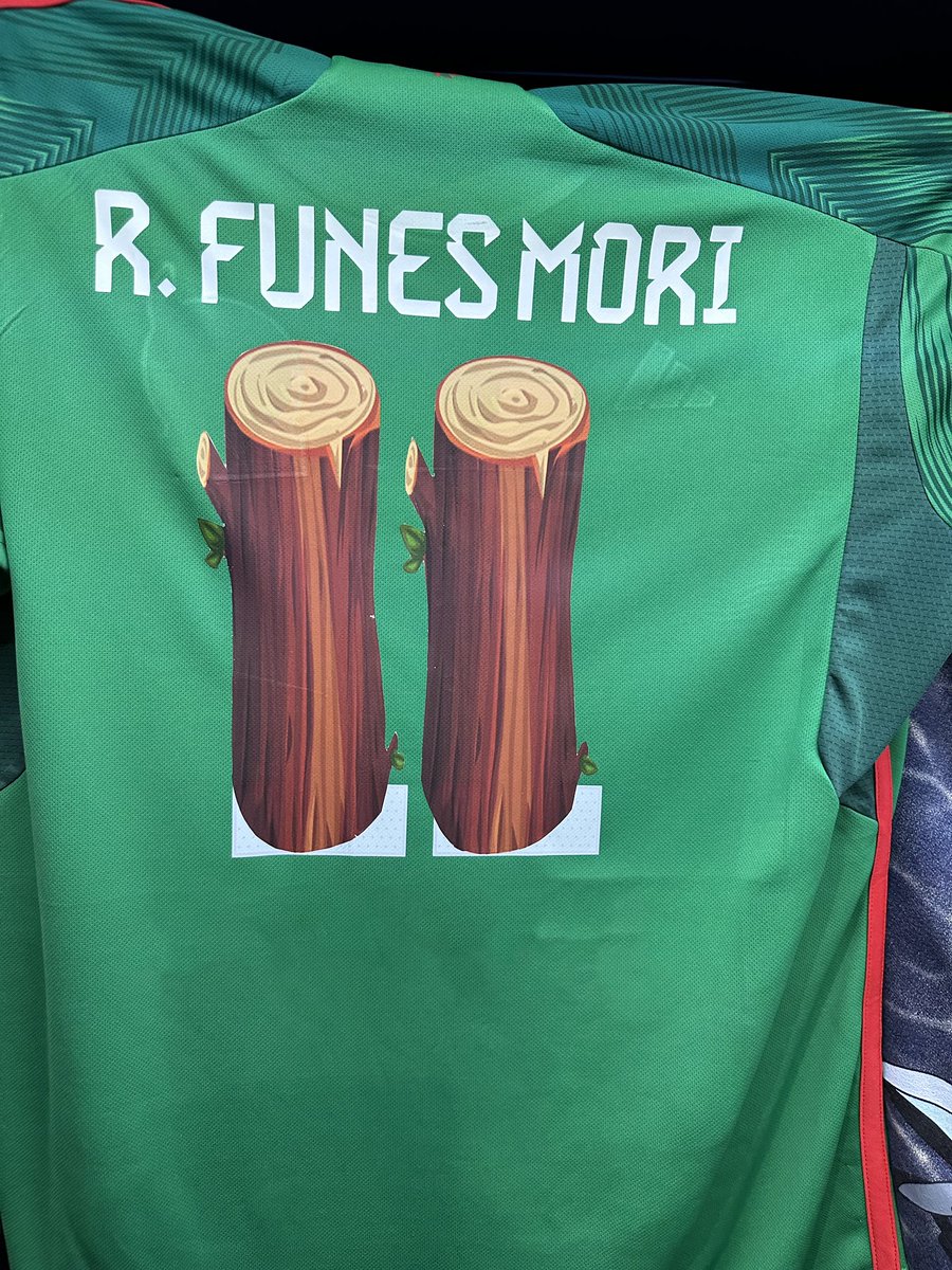 ChuyRochaG's tweet photo. Listo mi jersey 😬 para apoyar a nuestro goleador que estuvo inactivo casi una temporada pero tiene paro con el DT por ser paisas @SanCadilla @SancadillaNorte https://t.co/a4tfF1uyma