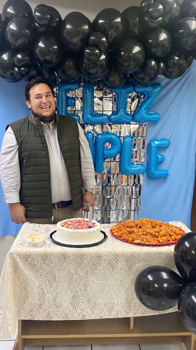 zambadacrown's tweet photo. Sigue el festejo! #HBDAY2ME https://t.co/EEClAUwVyO