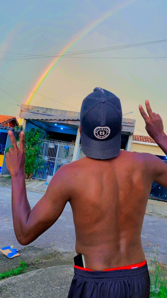 Miguelvm90's tweet photo. É gratificante ver o arco-íris. Me faz lembrar da aliança que Deus fez conosco 🙇🏾‍♂️🙏🏾🌈 https://t.co/cudPJOet9T