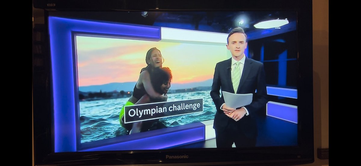 Well done team #TheSwimmers on #channel4news tonight. Nice to hear sensible people speaking the truth on TV for a change 😉❤️ <a href="/sallyelh/">Sally El Hosaini</a> <a href="/YusraMardini/">Yusra Mardini</a> @jackthorne #ManalIssa #NathalieIssa - 👏👏👏 #RefugeesWelcome