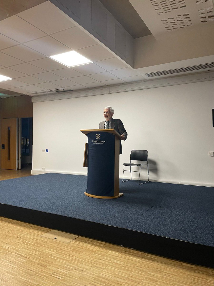 Con tempi molto gaddiani, festeggiamo il compleanno del nostro con un po’ di foto del convegno di Oxford (10-12 marzo 2022): sono state giornate davvero splendide, e ancora ringraziamo tutti di cuore. Viva Gadda! #Gadday #GaddaTransmissions 🧵