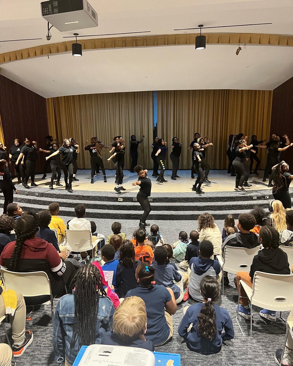 CofieldTowanda's tweet photo. Baltimore City College students helped kick off American Education Week at Federal Hill Prep. Students watched step routines and learned a few moves. @baltcityschools @fedhillprepib @fedhillprep #bettertogether https://t.co/J2UUneoR9j