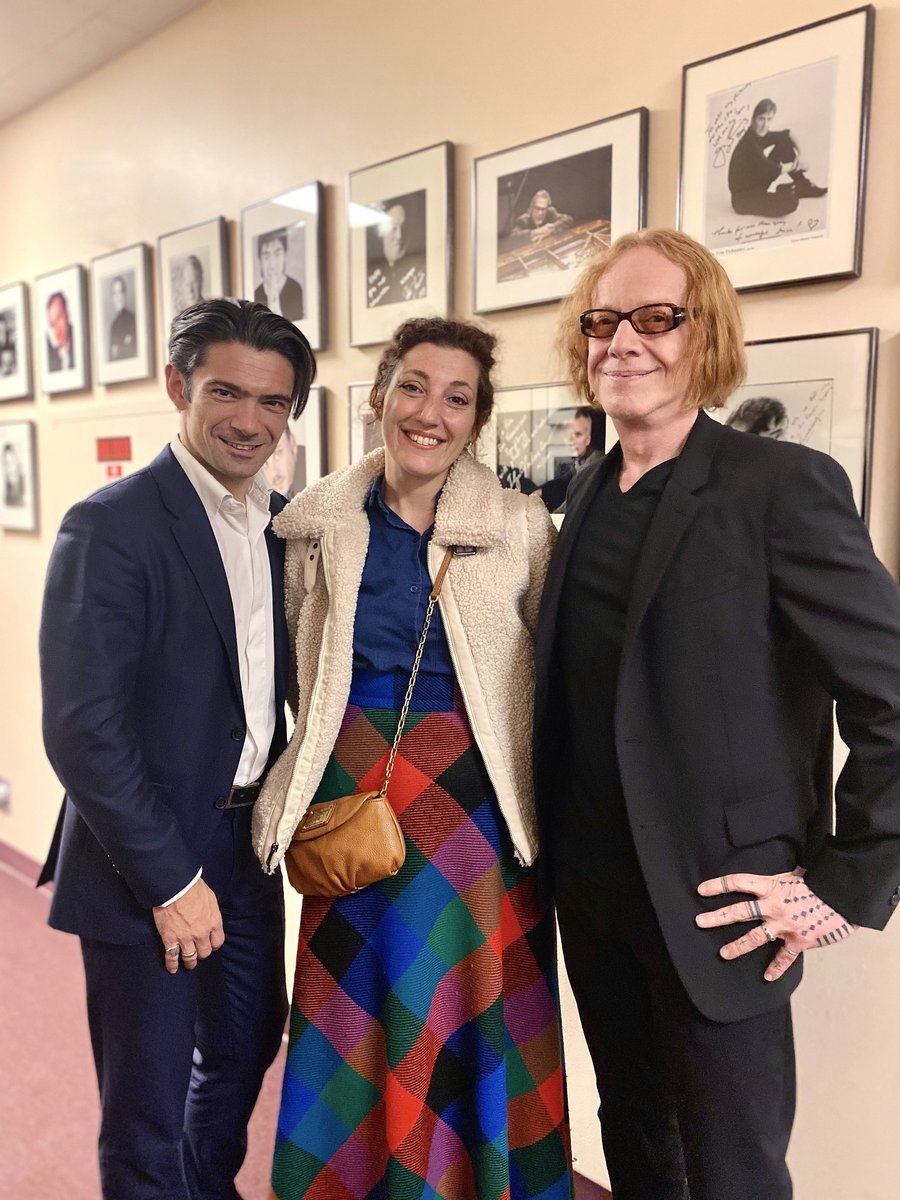 Villa_SF_'s tweet photo. Starting the week with Villa Albertine San Francisco 's director Sabine de Maussion, reminiscing the stunning American premiere of  @dannyelfman  's cello concerto by  @GautierCapucon   under the direction of @mtilsonthomas  at @SanFranciscoSymphony -
@Villa_SF_  @FranceinSF https://t.co/jfK0KEX3rn