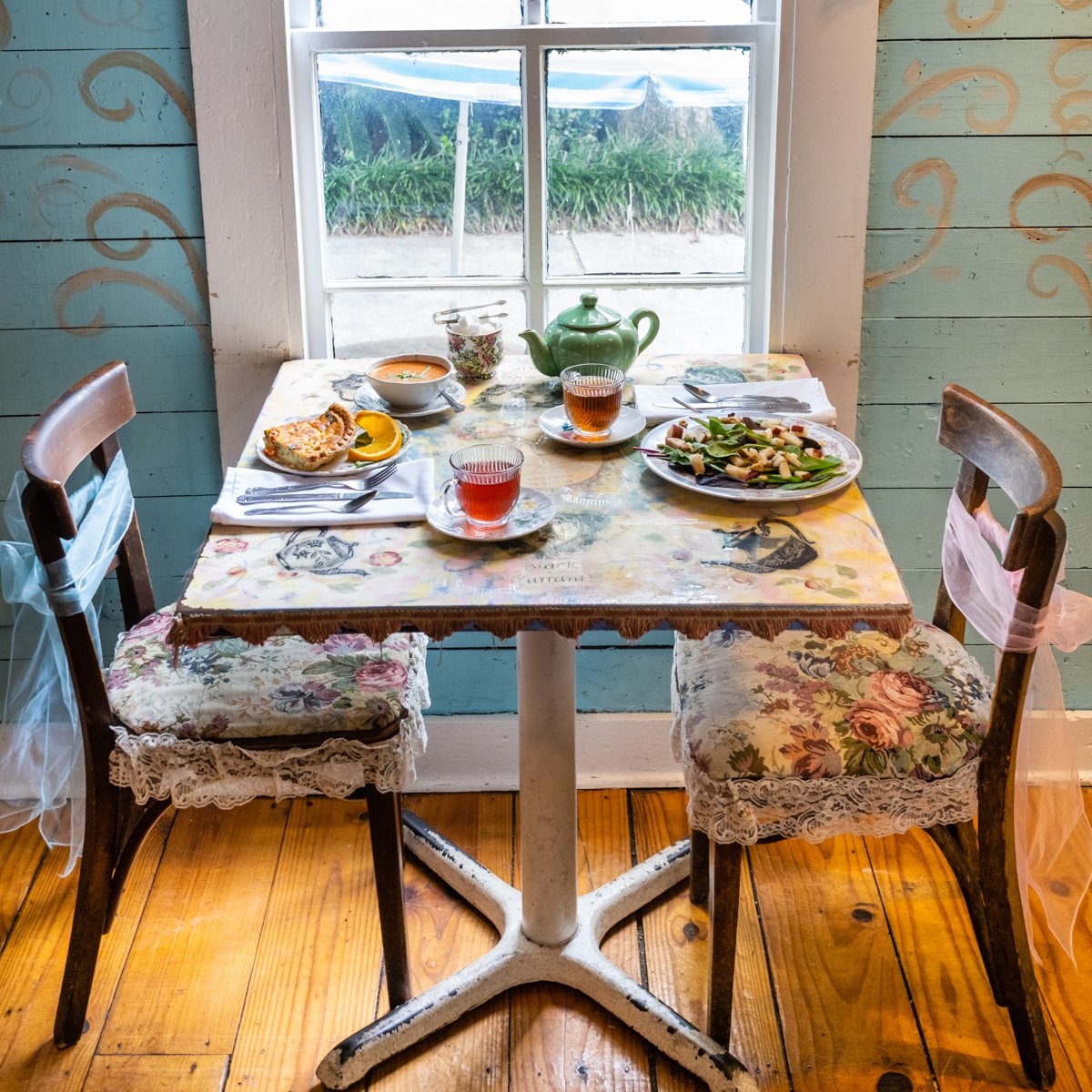 teakettlecafe's tweet photo. At The Tea Kettle Cafe, our atmosphere makes for a great time for all. We can't wait to welcome you and yours to our table! https://t.co/gNYSe99Afs
