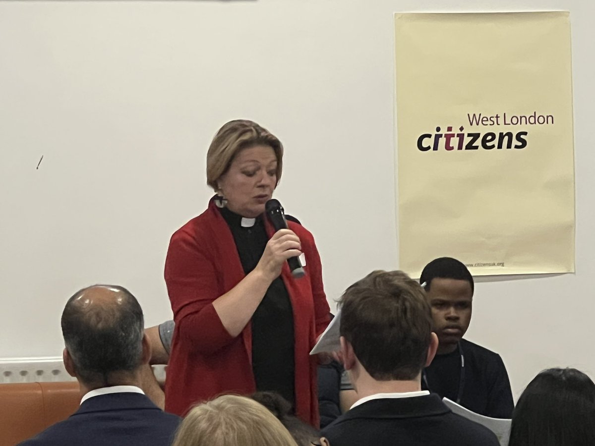 Delighted to have attended @CitizensEaling event with fellow @EalingCouncil councillors to celebrate #LivingWageWeek
Great to engage with both employers & exciting young people from across the borough who care about working towards better wages
Thanks @WestLondoncol for hosting!
