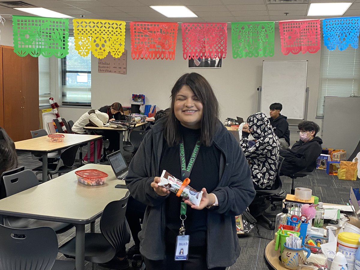 NewTechDISD's tweet photo. Today’s theme is Muffins with Motivation! Thank you to all our staff for your dedication to make our school great! ¡El tema de hoy es Muffins con Motivación! ¡Gracias a todo nuestro personal por su dedicación para hacer que nuestra escuela sea excelente! https://t.co/riwxWuWWzp