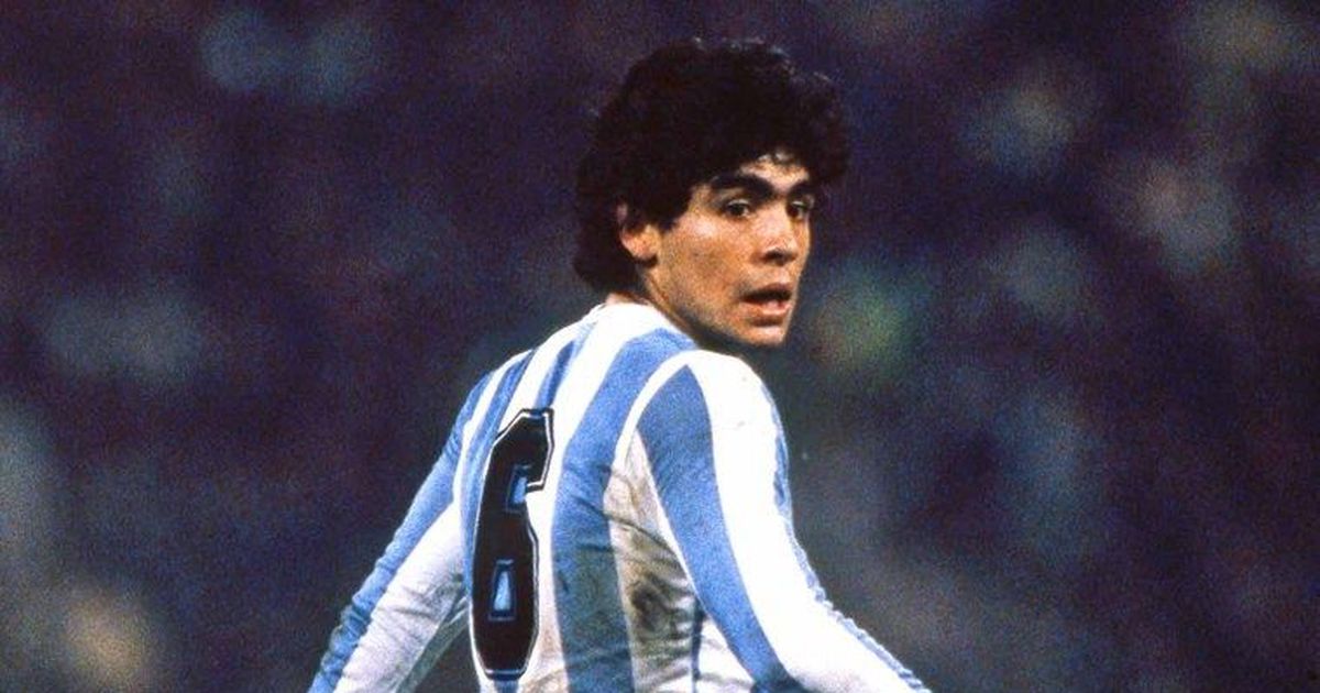 6⃣ días para que empiece el mundial! Les dejo una de las fotos más raras que vi, El Diego con la 6.
#pancoemundial