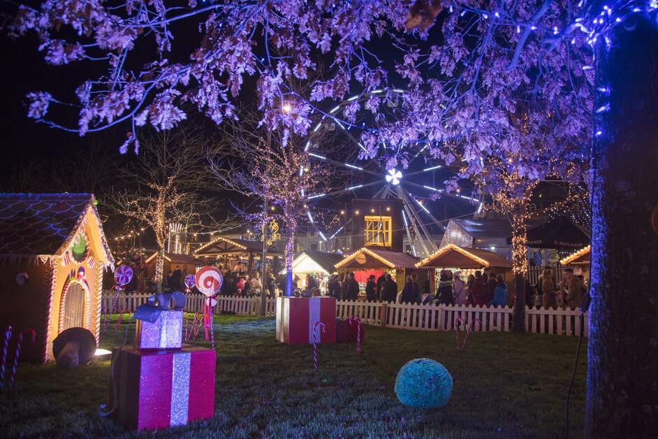 ChinaServices's tweet photo. Did you know: The longest-running holiday market in Ireland is the Galway Christmas Market. There are 50+ stalls and it is open until December 22nd https://t.co/k263paDYBS