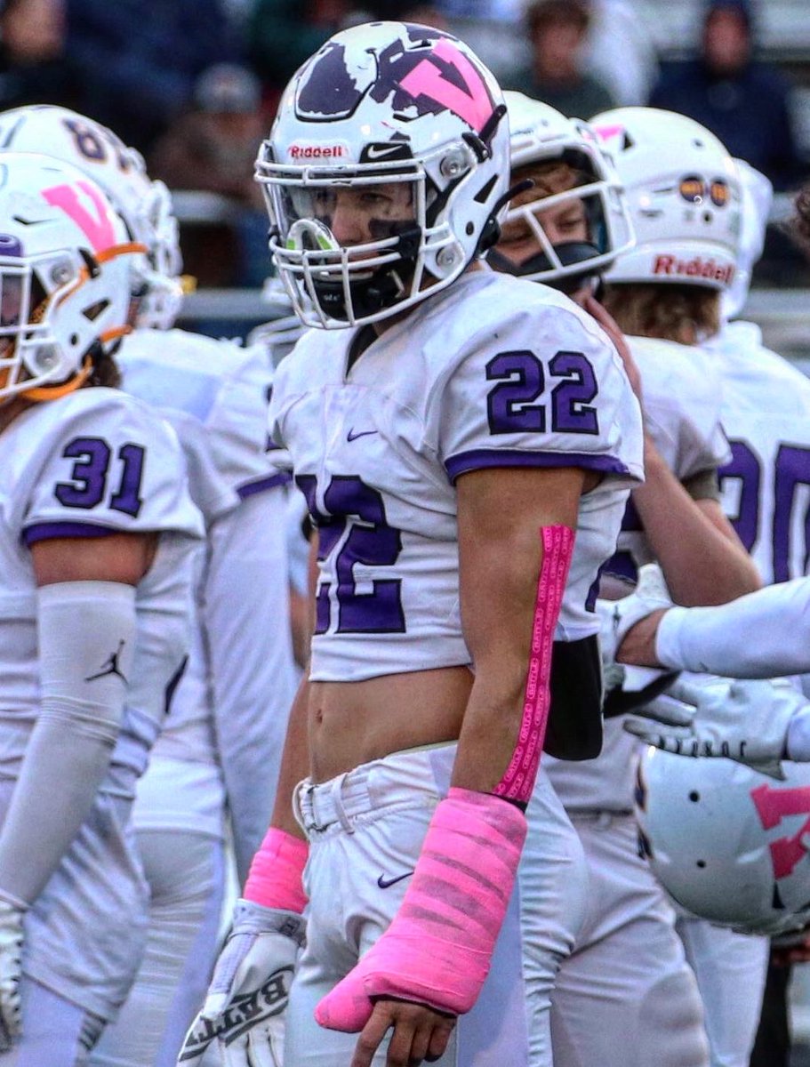 calebsaner22's tweet photo. senior season stats-
80 total tackles | 34 solo,46 assisted 
7.5 TFL | 2.5 sacks
senior season highlight reel-
https://t.co/L7Vr9eBfu8 @VCFB @CoachStilwell @CoachHarrisonFU @CoachDudleyFHSU @JoelOsborn_BC @Threshers_FB @ButlerGrizzlyFB https://t.co/9HcZAKuFkK