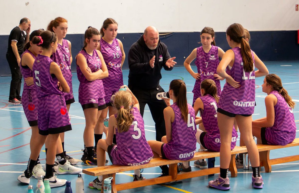 Ointxe's tweet photo. Errendimentu infantilak 🏀⛹️♀️
Beraien ibilbidean pausoka pausoka eta #LanDaLan 😈
@ordiziasaski 63 ▶️ 23 @lanascoop Ointxe!
#ointxeNeskak #saskibaloia #pasioa #HarrobiaGureEtorkizuna #ointxenortasuna 💜
📸📸 Bikainak @mlizarralde 👏👏 https://t.co/ofsqb8HISy