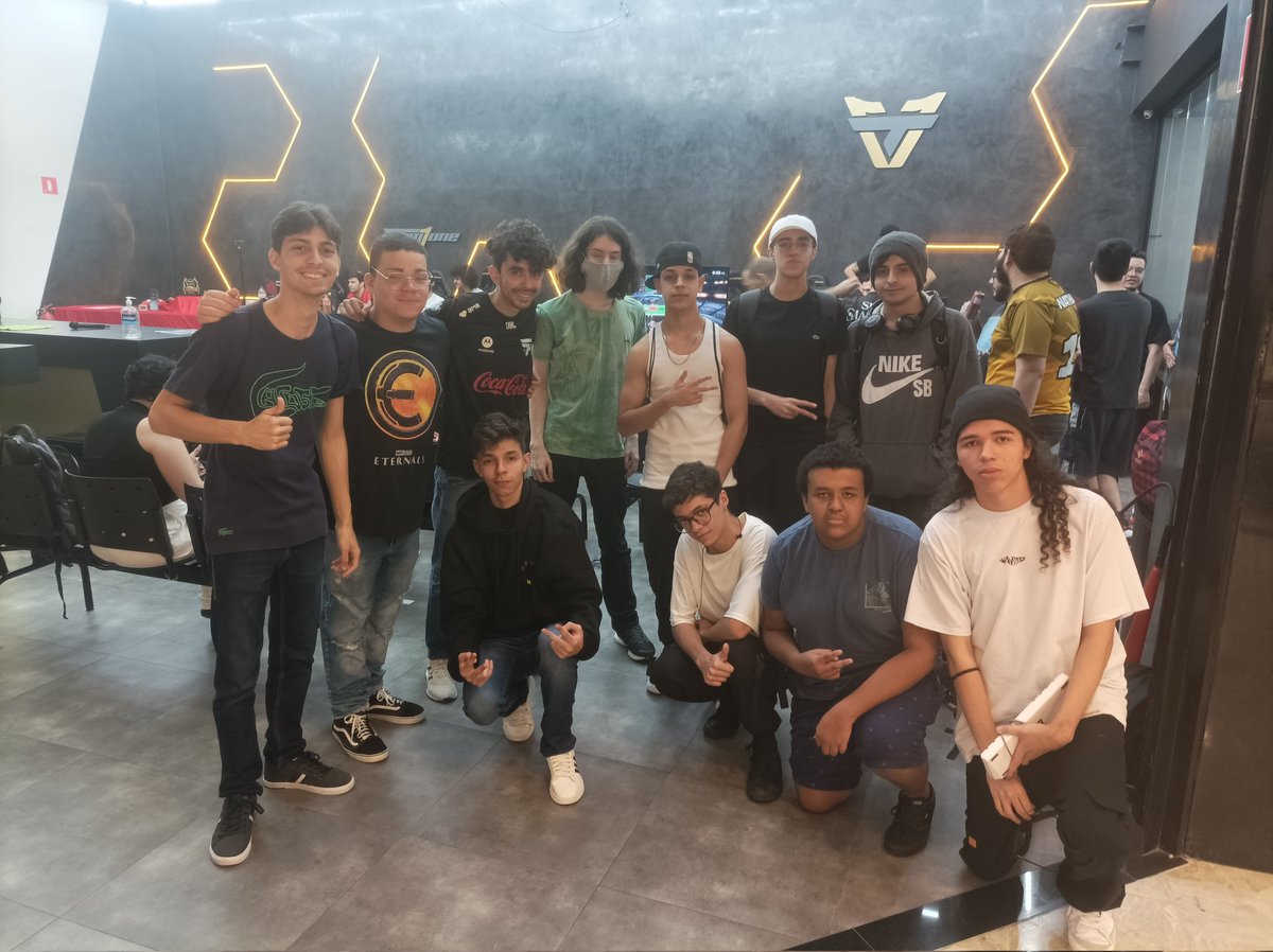 @Harble_  , @DaviSam07023207  , <a href="/psixou_/">psixou</a>  , <a href="/1303Peteru/">Peteru_1303</a> , <a href="/Brvnohl/">Brvno</a>  ,@Guilandia1MVS  , <a href="/Klouthz/">LX</a>  , @zapunderground @Lilbbubblegum . Nunca vi uma comunidade tão unida como é multiversus é só começo. O cenário só tende a crescer e agradeço a Deus por estar participando disso ❤️🙌.