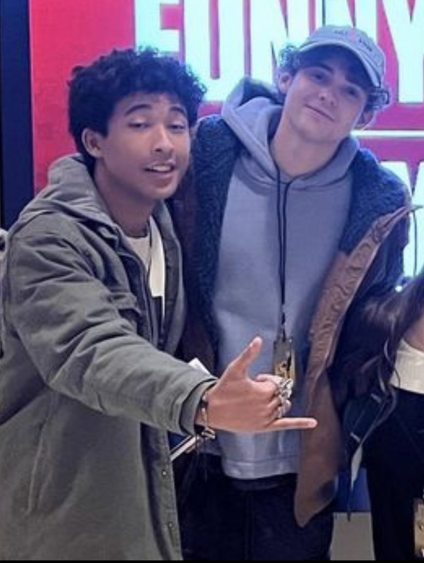 jetneyscamera's tweet image. 📸 picture taken by kourt and gina