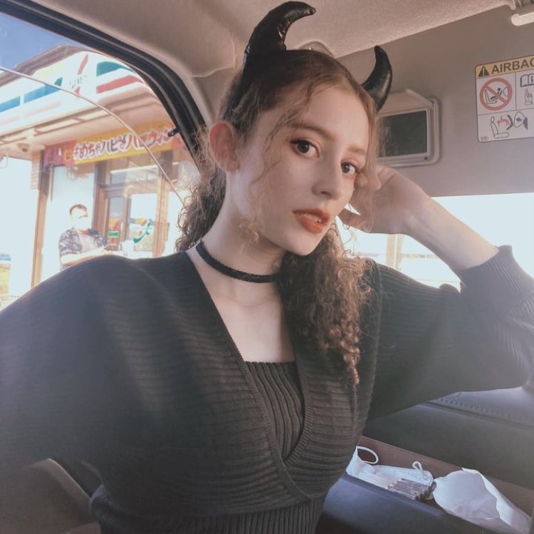STARLA1202's tweet photo. ちょっと遅いけど🥺
Happy Halloween😈🖤
#ハロウィン #Halloween #jmix #スターラ #モデル  #starla #jk #女子高生 #高3  #ハーフ #ハーフモデル #model  #コスプレ #costplay #japanesegirl  #teenmodel #teengirl #ファッションモデル #fashionmodel  #高身長女子 #撮影モデル #ファッション #japan https://t.co/lEuuTbUh4c